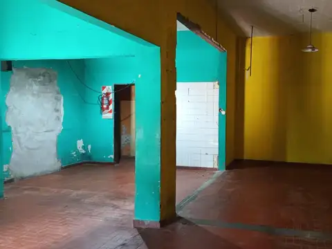 Local en zona comercial