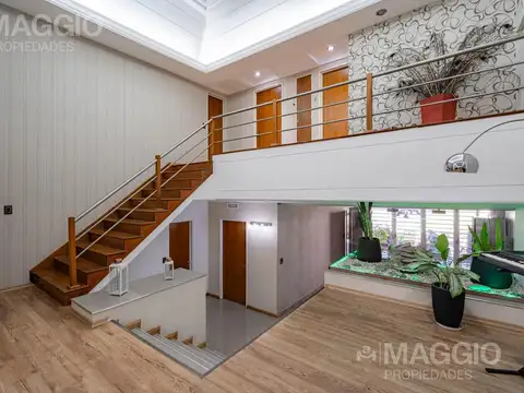 Casa 5 ambientes con 4 baños
