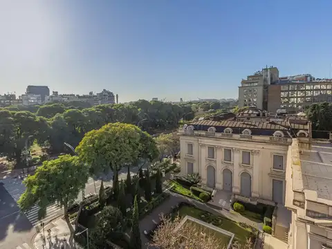 Departamento en venta con terraza, increíbles vistas. 3 dormitorios. Luminoso. Piso Alto.
