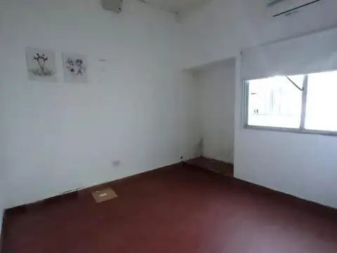 CASA 3 DORMITORIOS, BUENA UBICACION, LUMINOSA