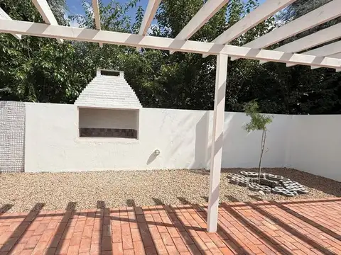 Casa 3 ambientes con 2 baños