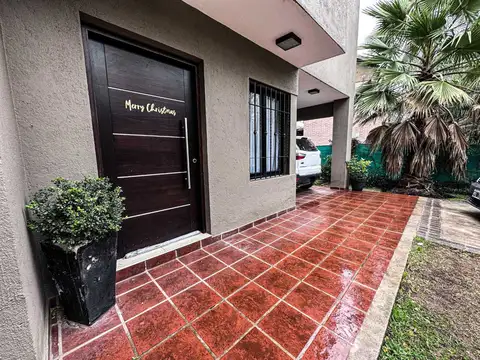 VENTA CASA 3 DORMITORIOS GOLF VILLA ALLENDE PILETA