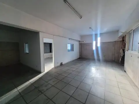 ALQUILER – EXCELENTE GALPÓN DE 600 M2 – EN 2 PLANTAS