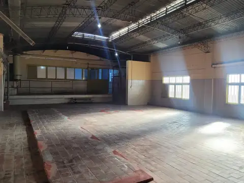 Avenida Hipólito Yrigoyen 23600