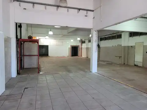 Avenida Hipólito Yrigoyen 23600