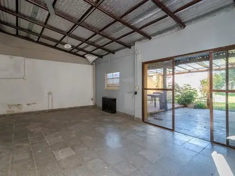 Casa 4 ambientes con 1 baño