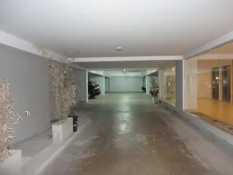 Cochera en el centro de Caseros.