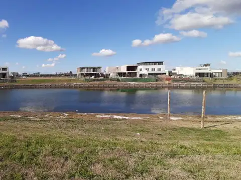 Terreno en Venta de 941,0 m2