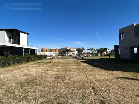 Terreno en Venta de 941,0 m2