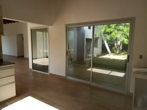 CASA 4 AMBIENTES EN VENTA EN FINCAS DE HUDSON III