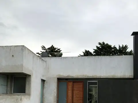 EXCELENTE CASA AMPLIA Y MODERNA   CONSULTE 