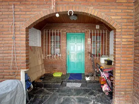 Casa 6 ambientes con 3 baños