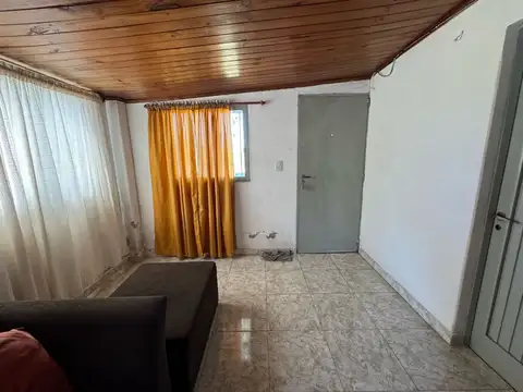 Vendo Casa con Amplio Terreno en Concepción del Uruguay, Entre Ríos