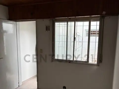 Depto Tipo Casa en Venta en Los Hornos, USD 25.000