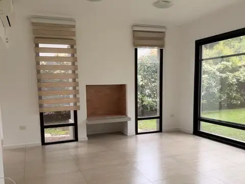 Casa en Venta con 6 cocheras