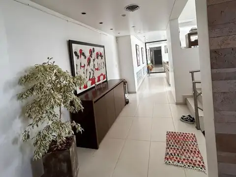 Espectacular casa de 4 ambientes en barrio San Rafael.