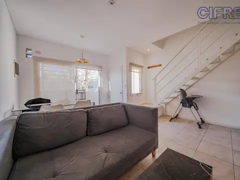 Depto Tipo Casa 3 ambientes con 2 baños