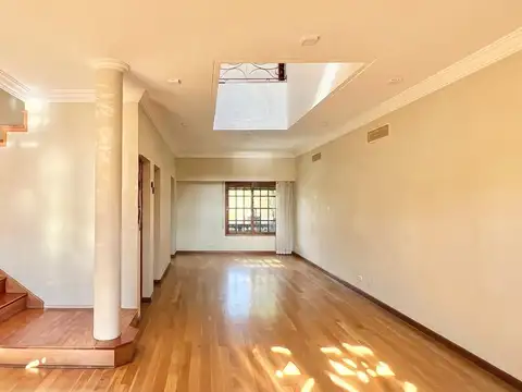 Casa 5 ambientes con 2 baños