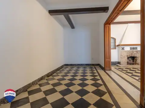 VENTA CASA CENTRICA + CONSULTORIOS TANDIL