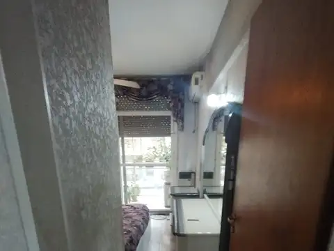 VENDE - APTO CREDITO-  DEPARTAMENTO 2 AMB CON PATIO Y BALCON AL FRENTE, SOBRE AV. DIAZ VELEZ