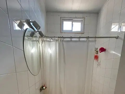 Casa 6 ambientes con 1 baño
