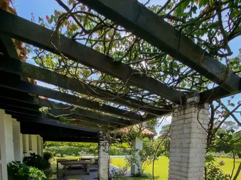 Casa 7 ambientes con 4 baños