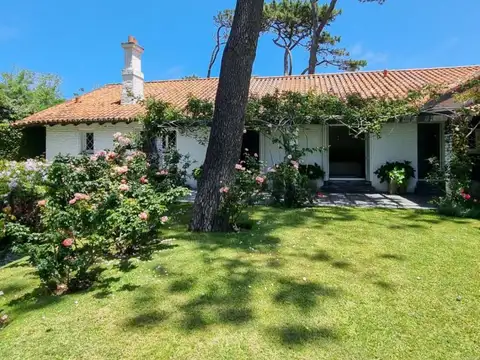 Casa - Venta - Uruguay, PLAYA BRAVA PUNTA DEL ESTE