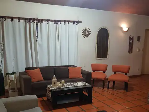 Casa en Venta en Ituzaingo, USD 260.000