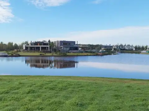 VENTA LOTE AL RIO BARRIO EL NAUDIR - ESCOBAR