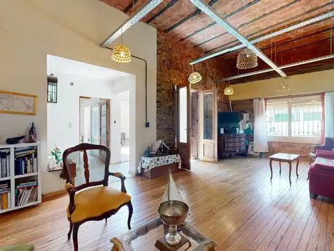 VTA CASA 4 AMB PATIO BALCÓN TERRAZA REFACCIONADA.