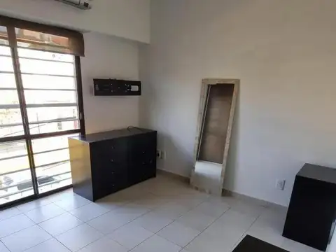 Depto Tipo Casa en Alquiler de 4 ambientes