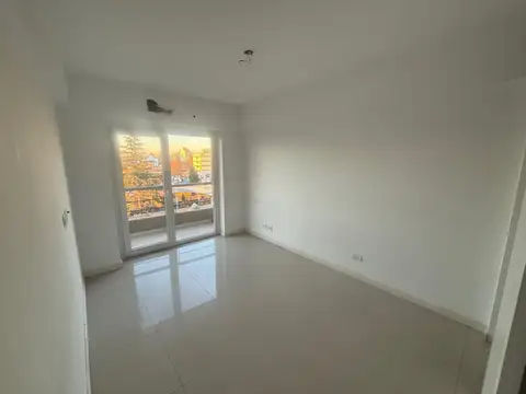 Departamento en Alquiler en Villa Ballester, $ 800.000