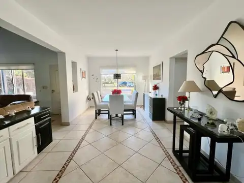 Espectacular Propiedad en Venta - Náutico Escobar C.C