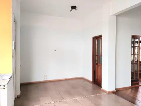 Oficina 2 ambientes con 1 baño