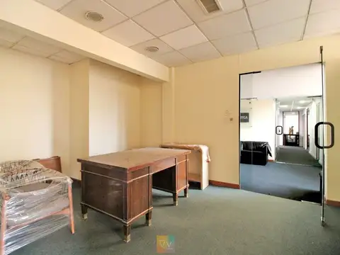 VENTA OFICINA EN CIUDAD VIEJA EN RAMBLA PORTUARIA