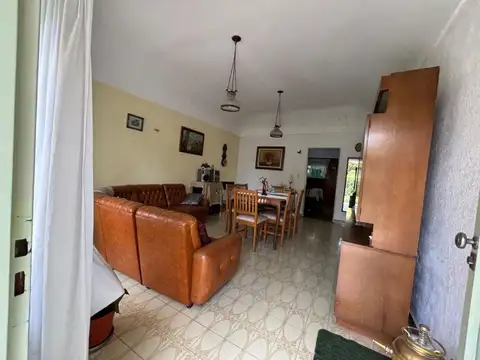VENTA CASA 3 AMB EN VILLA LUZURIAGA / DEPOSITO
