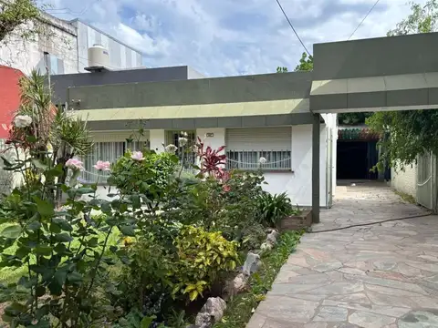 VENTA CASA 3 AMB EN VILLA LUZURIAGA / DEPOSITO