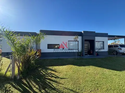 Casa  en Venta en Los Arces, La Cañada de Pilar, Pilar