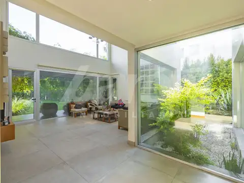 Casa 6 ambientes con 6 baños