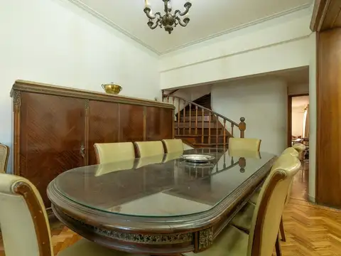 Venta Casa Martínez 2 plantas 4 dormitorios Jardín