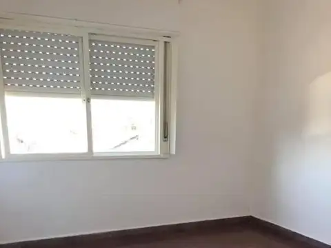 Departamento en Venta en Villa Elvira, USD 45.000