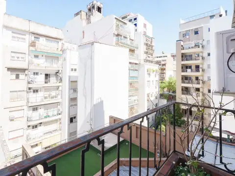 Departamento en Salguero al 1900 (y Santa Fe)  de 3 ambientes y dependencias todo luz y sol