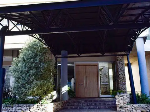 Imponentes Vistas. Compuesto de Living Comedor, Cocina con Entrada Independiente, dos habitaciones