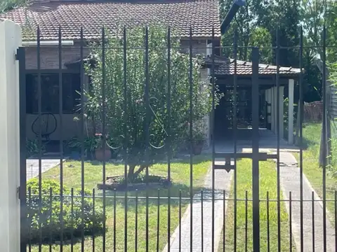 Casa en Venta con 1 cochera