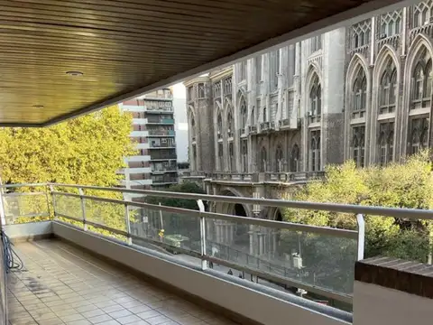 Departamento 5 ambientes con 3 baños