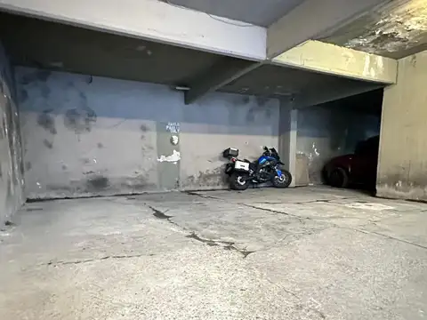 Cochera en venta en Olivos