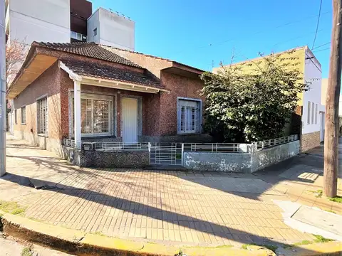 Casa en Venta en Berazategui, USD 155.000