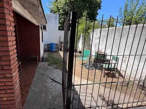 Depto Tipo Casa en Venta en Moron Sur, USD 75.000