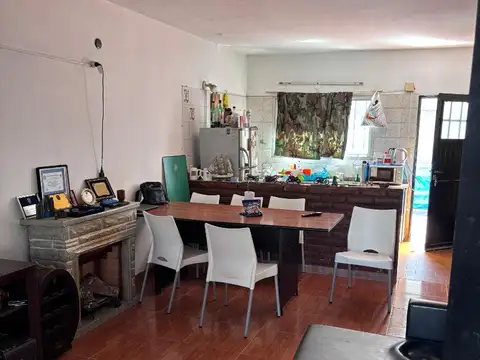 CASA PH DOS DORMITORIOS EN VENTA MORON
