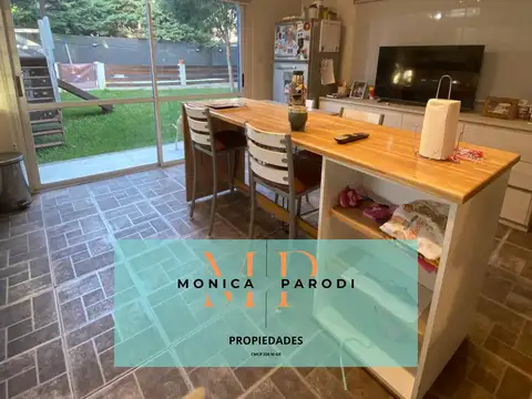 Casa en Venta con 3 cocheras